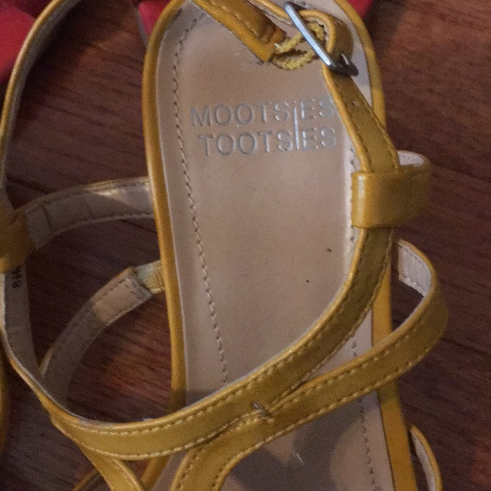 Sandals ✨ - Picture 2 of 3